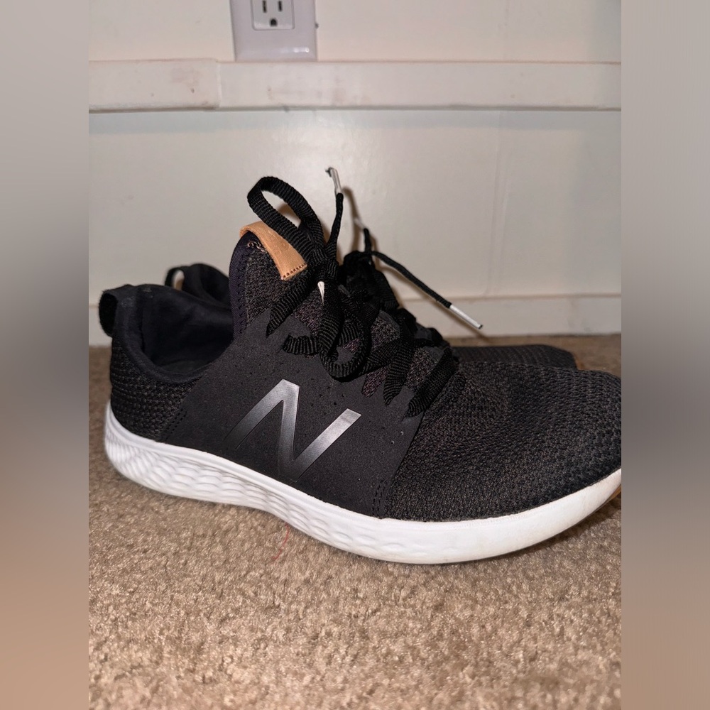 Women New Balance Tennis Shoe
